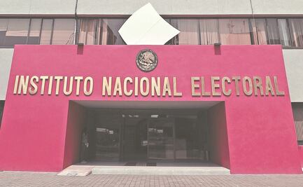 Vinculan a proceso a cuatro funcionarios del INE por corrupción