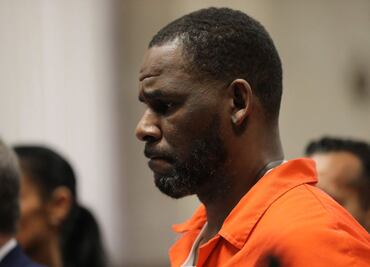 Mujer relata violencia de R. Kelly, asegura que a propósito la contagió de herpes
