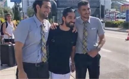 Rodolfo Pizarro llegó a Grecia para fichar con el AEK