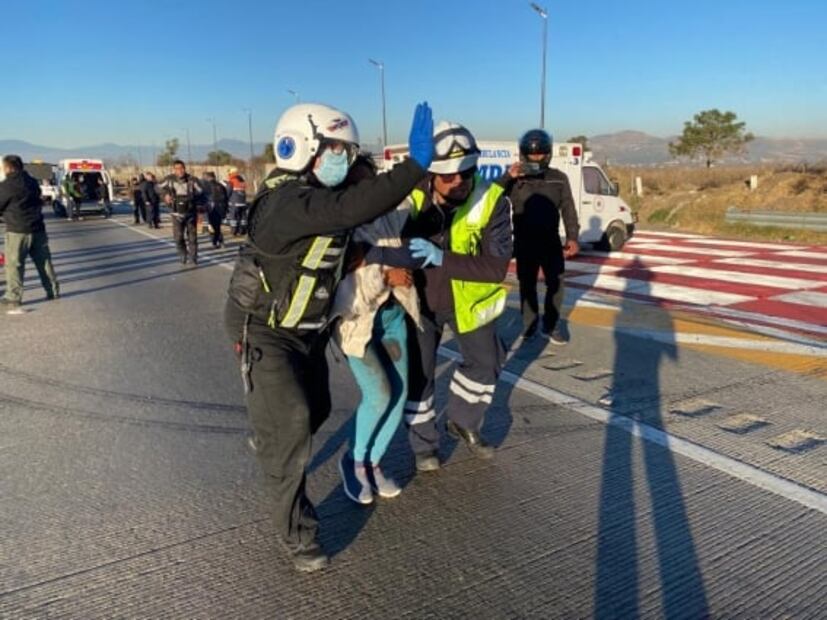 Accidente México- Puebla: Trasladan a 6 heridos en helicóptero al Hospital Magdalena Salinas