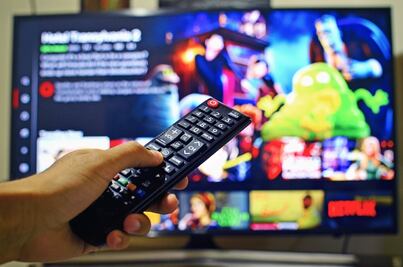 Día Mundial de la Televisión: ¿Cuánto tiempo pasan las personas frente a una pantalla?