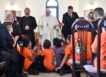 El Papa pide perdón a la comunidad gitana por su discriminación y maltrato