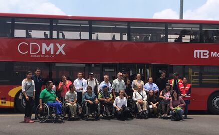 Choque de Metrobús de dos pisos, por imprudencia de chofer, afirman