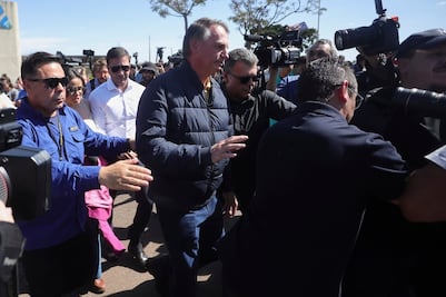 Riesgo de fuga; ¿por qué pusieron un brazalete electrónico y otras medidas cautelares a Bolsonaro, expresidente de Brasil?