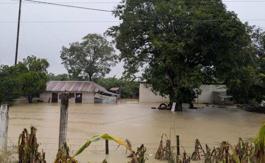 Poblaciones afectadas por fuertes lluvias en Veracruz (09/10/2025). Foto: Édgar Ávila Pérez / EL UNIVERSAL