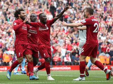 West Ham y "Chicharito" son goleados por el Liverpool