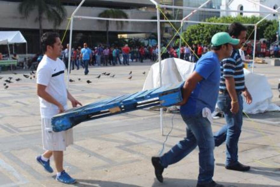 Maestros retiran plantón en Oaxaca y Chiapas; vuelven a sus comunidades
