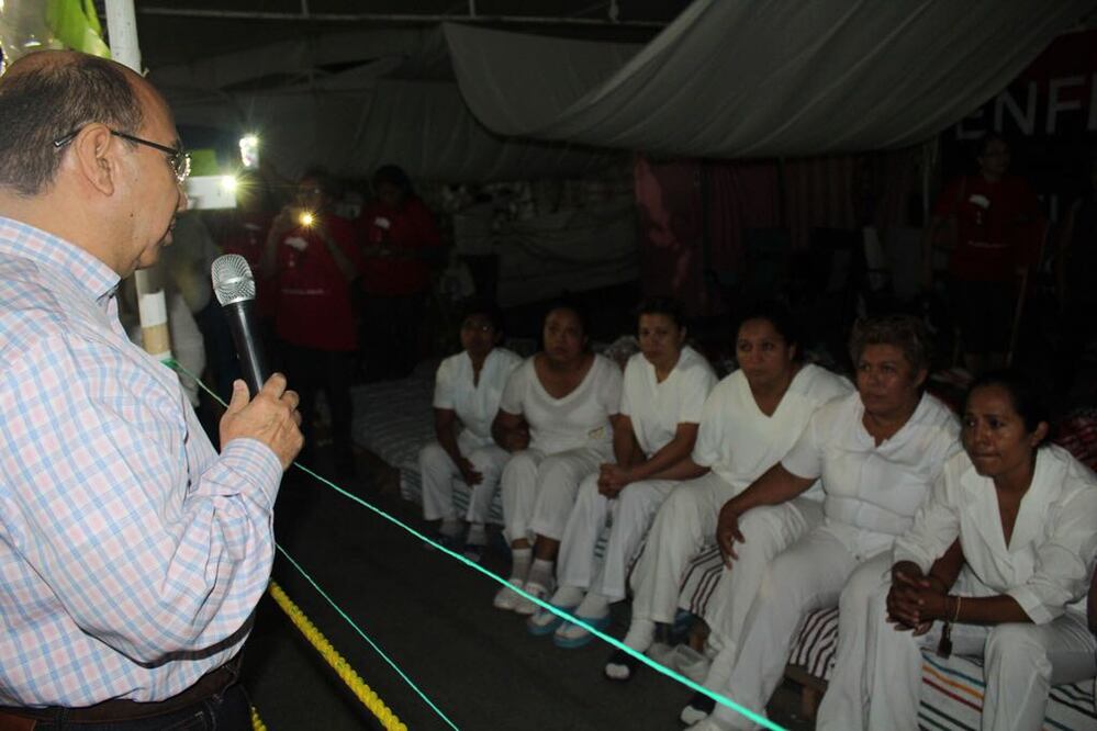 En Chiapas se firmó minuta de acuerdos entre el Gobierno del Estado y representantes de las enfermeras en huelga. FOTO: Comunicación Social de Chiapas