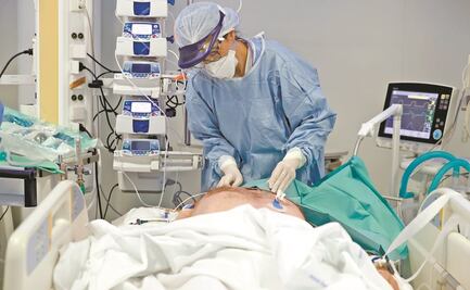 Covid cuesta 1,369 mdd a aseguradoras en un año