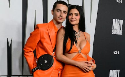 Timothée Chalamet y Kylie Jenner acaparan estreno de película enfundados en un naranja pasión