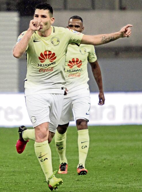 El “Chino” se estrenó con un golazo en el “Coloso de Santa Úrsula” (CARLOS MEJÍA. EL UNIVERSAL)