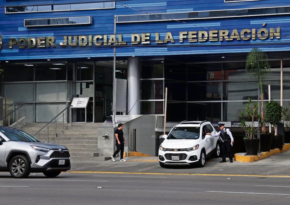 El Poder Judicial busca contratar un servicio exclusivo de valet parking para estacionar los automóviles y camionetas de altos mandos. Foto: Carlos Mejía/EL UNIVERSAL