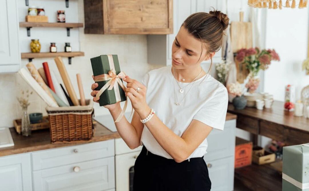 Aprovecha este 10 de mayo para renovar el celular de mamá. | Imagen: Antoni Shkraba Studio. Pexels