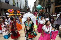 Invitan a la Fiesta de las Culturas Indígenas en el Zócalo; habrá artesanías, gastronomía y actividades gratuitas