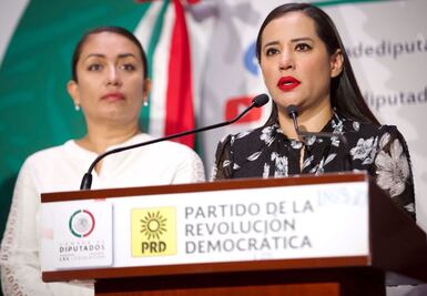 Alcaldesa de la Cuauhtémoc explota y cancela conferencia tras ser cuestionada por billetes