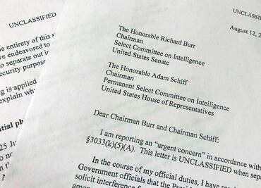 Informante dice que Trump busca interferencia del extranjero para las elecciones