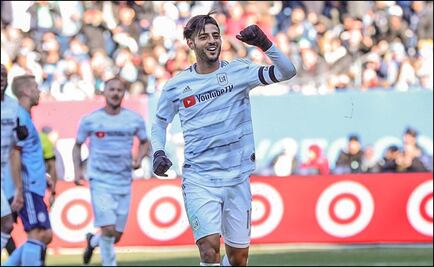 Carlos Vela hace doblete frente al New York City