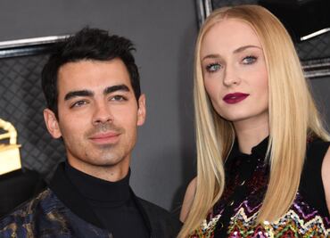 Ganadora de estilo, Sophie Turner y su minifalda para los Grammys 2020