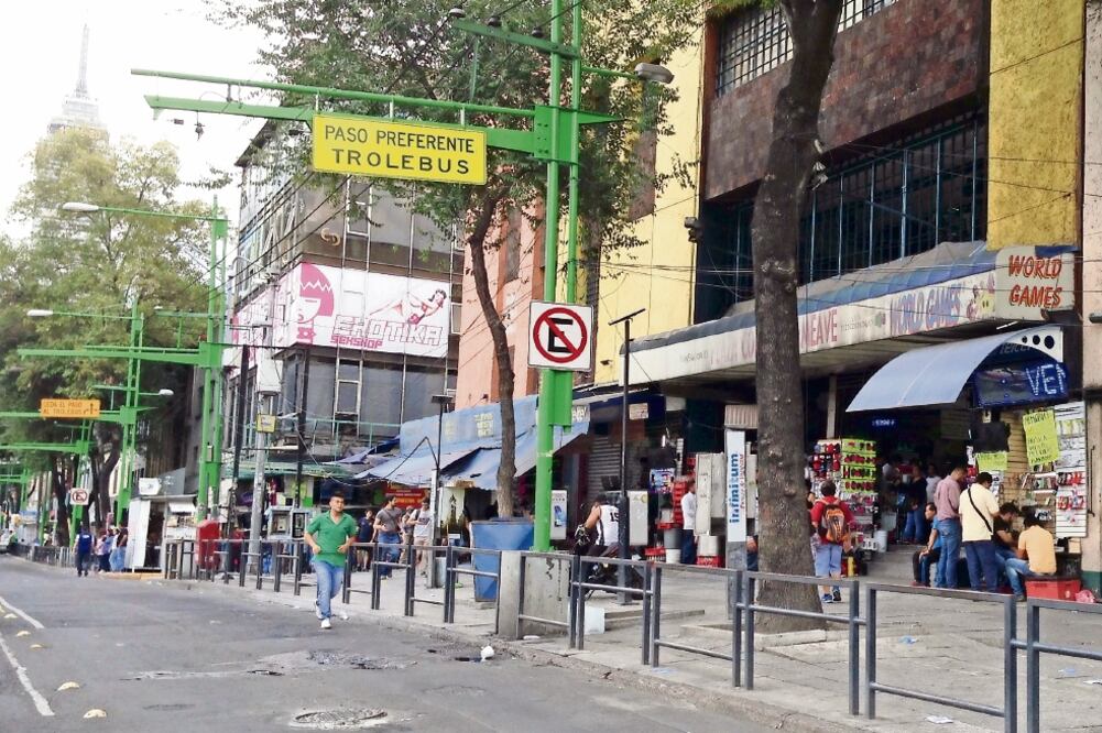 Los afectados aseguran que en promedio pagan de entre 5 mil y 10 mil pesos mensuales, dependiendo del giro y tamaño del local (ARCHIVO EL UNIVERSAL)