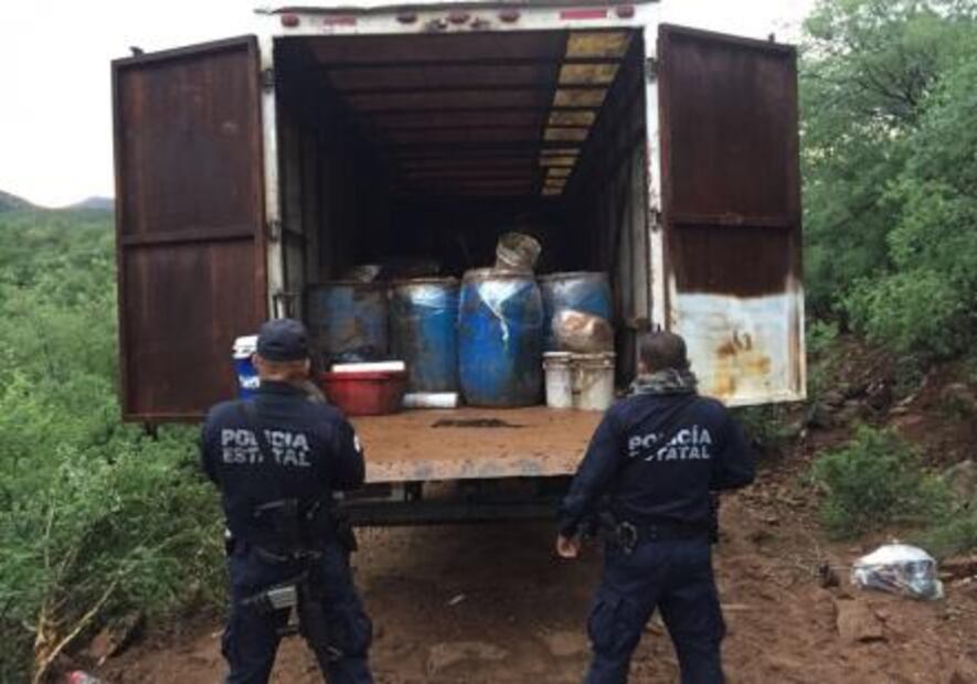 Aseguran laboratorio de drogas en una mina de Sonora