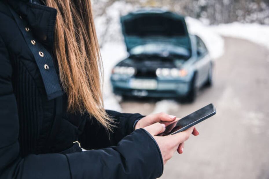 En caso de riesgo con tu celular puedes llamar para pedir ayuda o compartir tu ubicación con contactos de confianza. Foto: Unsplash