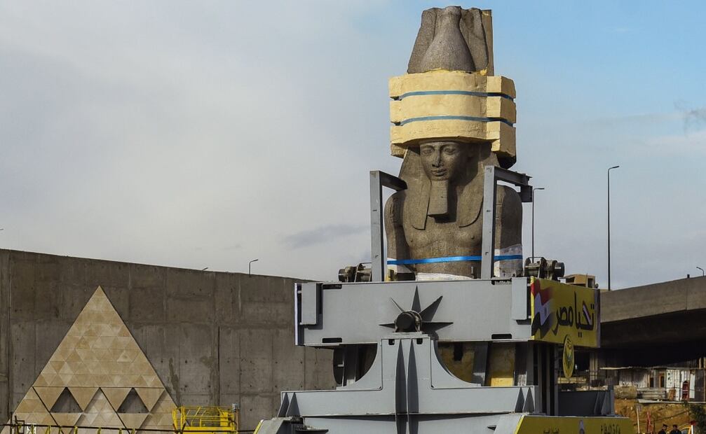 A principios de este año, al Gran Museo Egipcio llegó la estatua de Ramsés II, con tres mil años de antigüedad. Foto: AFP, Archivo EL UNIVERSAL. 