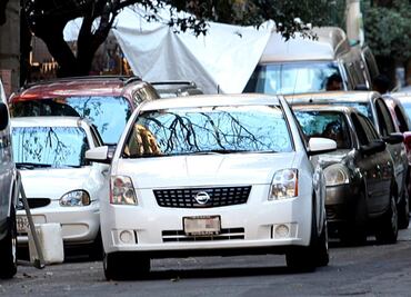 Autos con engomado rojo no circulan este miércoles, 21 de abril