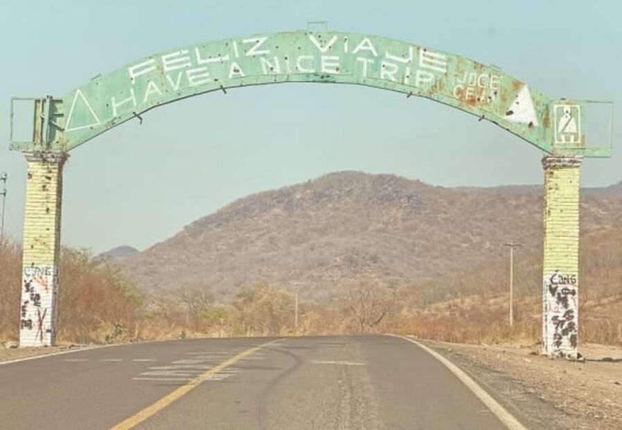 Éxodo de Aguililla, Michoacán, por la violencia: huyen del Cártel Jalisco