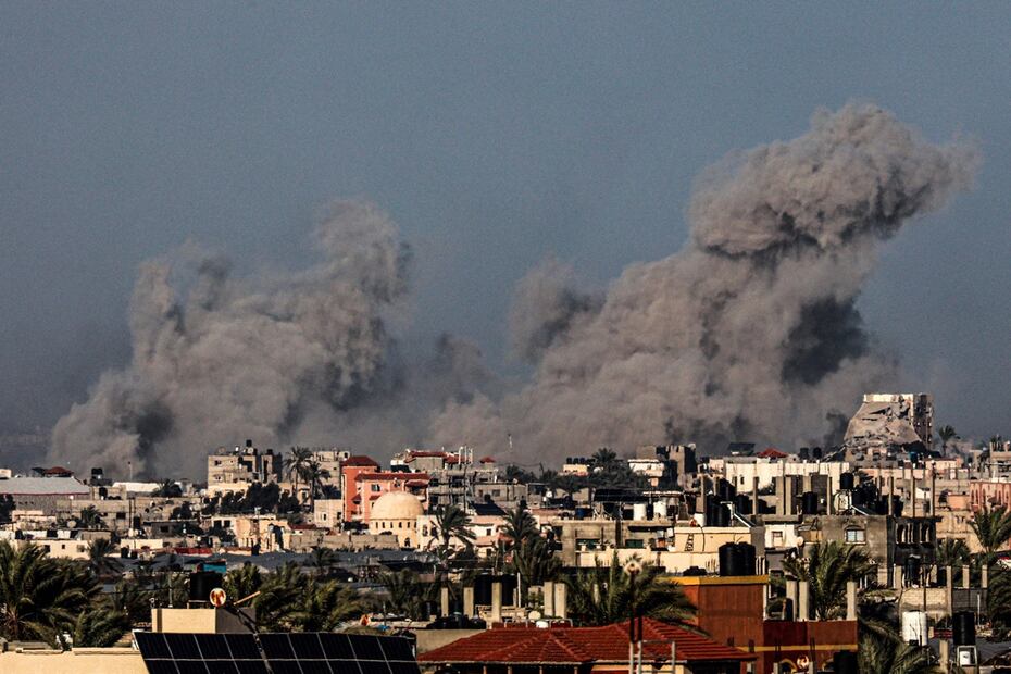 Desde que comenzó la guerra han existido continuas batallas entre Israel y el grupo militante palestino Hamas que han dejado miles de personas muertas y cientos de rehenes. Foto: AFP