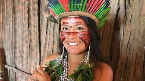 Conoce a Cunhaporanga, la tiktoker indígena que muestra con orgullo su cultura desde el Amazonas