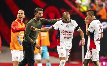 Chivas acepta que el equipo "está herido" y lanza un dardo contra Fernado Gago: "Estamos los que queremos estar" 