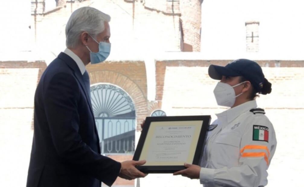 En el Día del Policía Mexiquense, Del Mazo reconoce a elementos destacados  
