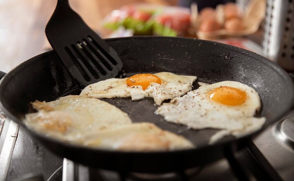 Hay métodos más seguros para calentar alimentos que el microondas. Foto: Freepik