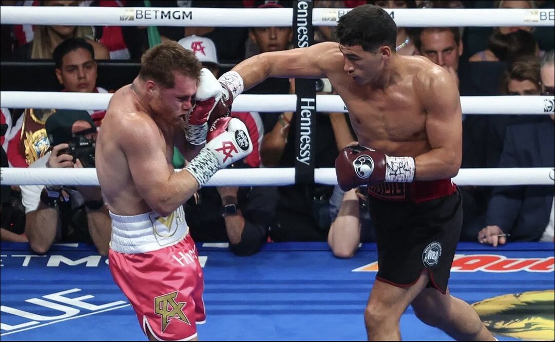 El manejador de Bivol cree que el equipo del Canelo tiene miedo por la revancha / FOTO: @BoxingStuds