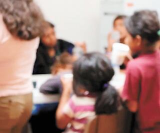 Dan 70 años de cárcel a mujer que prostituía a sus hijas menores de edad en Valle de Chalco 