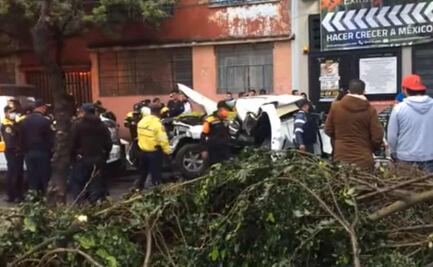 Choque de camioneta deja tres muertos sobre Viaducto