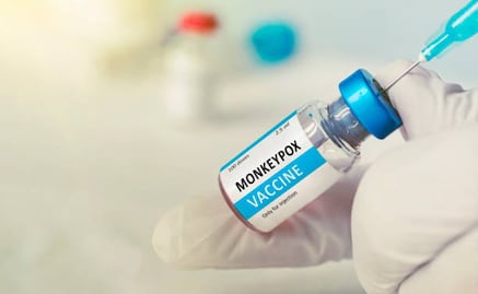 Mpox: Llegan al Congo las primeras 100 mil dosis de vacunas contra viruela del mono, pero son insuficientes