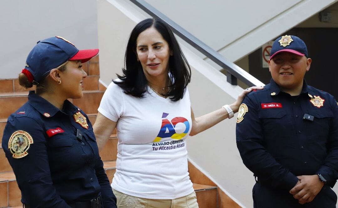 Lía Limón reconoce labor de dos policías tras haber salvado a bebé de 8 meses. Foto: Especial