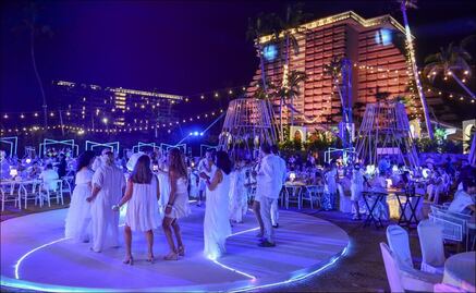 El Abierto Mexicano de Tenis 2025 comienza con impresionante bienvenida; así se vivió la Fiesta de Blanco