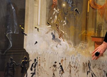 "Explosión de fe mística" de Dalí sale de su reflejo en homenaje a Rafael