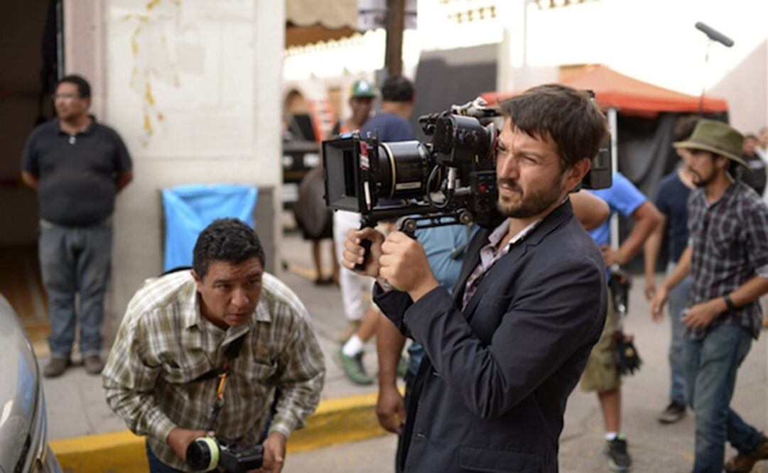 Relación padres e hijos atrapa a Diego Luna