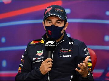 Checo Pérez y otros pilotos de la Fórmula 1 están a favor de competir pese a dar positivo a Covid-19