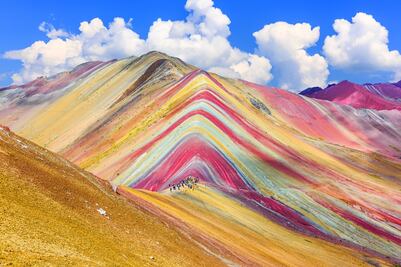 Así es la montaña de los siete colores de Perú