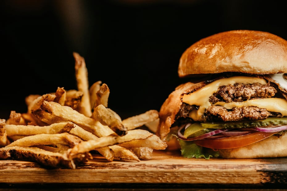 Papas fritas, un imperdible para tu hamburguesa