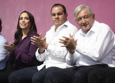 AMLO pide a enfermeras que sean "guardianes contra corrupción"
