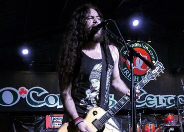 El rock está de luto, fallece el guitarrista de Cinderella, Jeff LaBar