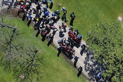 En Argentina entierran a 3 mujeres víctimas de asesinato vinculado al narco y transmitido en Instagram