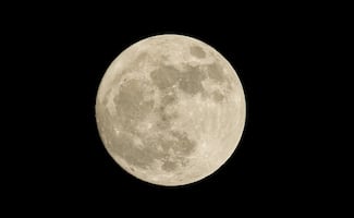 Superluna Fría 2025: consejos prácticos para ver el fenómeno astronómico en su máximo esplendor