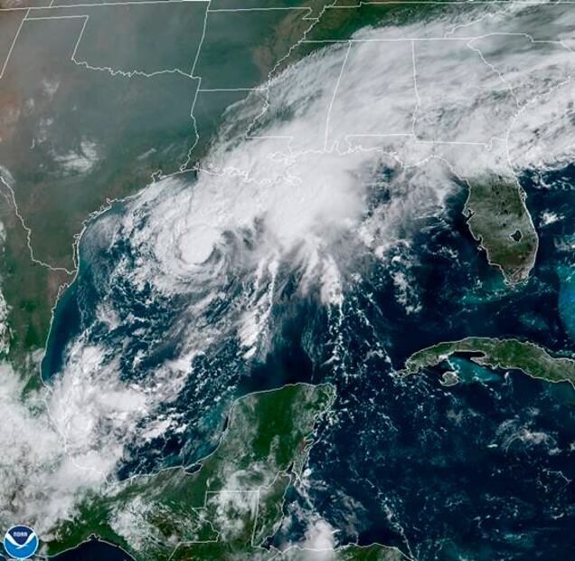 Tormenta “Beta” se acerca a Texas y el huracán “Teddy” a Bermudas