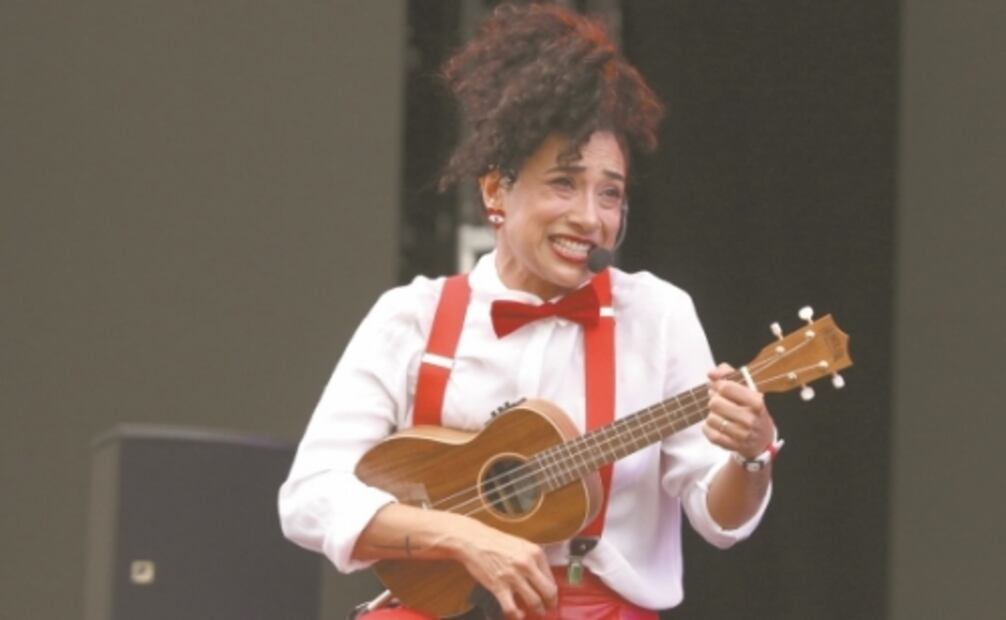 Mojados y enamorados en el Zócalo